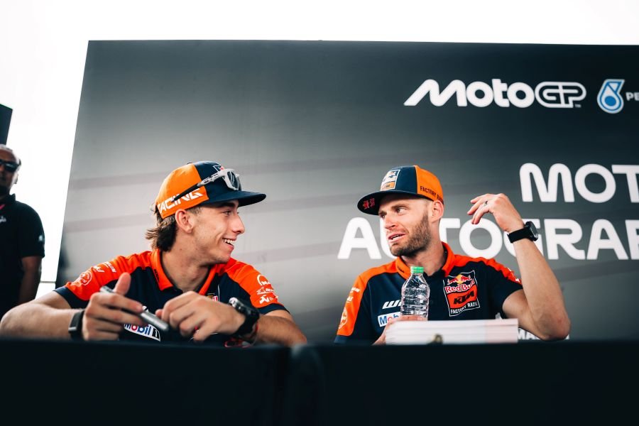 แบรด บินเดอร์ ผู้อยู่เบื้องหลังการเติบโตของ เปโดร อคอสต้า ใน MotoGP