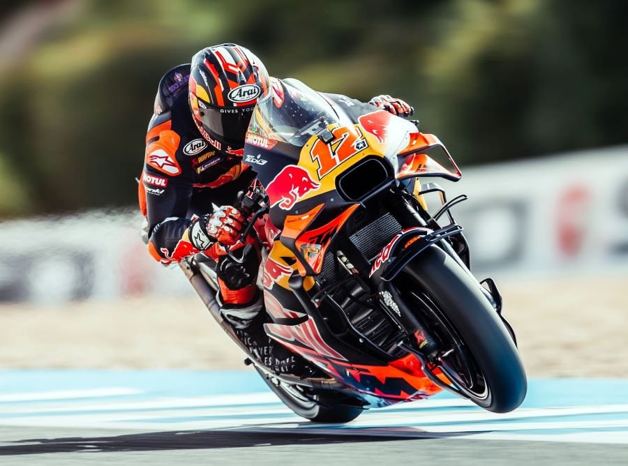 มาเวริค บีญาเลส ปลื้ม KTM แซงง่ายกว่ารถค่ายเก่า