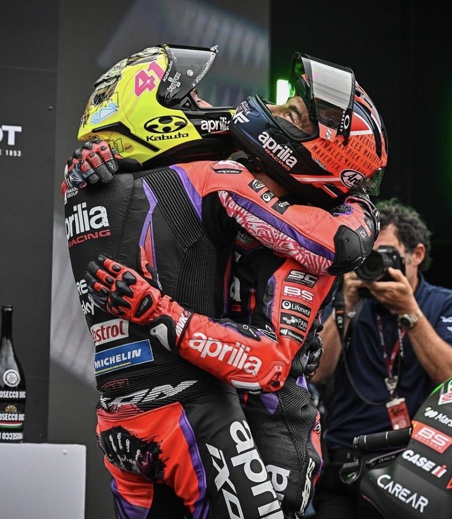 Aprilia จบ 1 , 2 !! อเล็กซ์ เอสปาร์กาโร คว้าชัยโฮมเรซ Catalan Grand Prix  Aprilia จบ 1 , 2 !! อเล็กซ์ เอสปาร์กาโร คว้าชัยโฮมเรซ Catalan Grand Prix