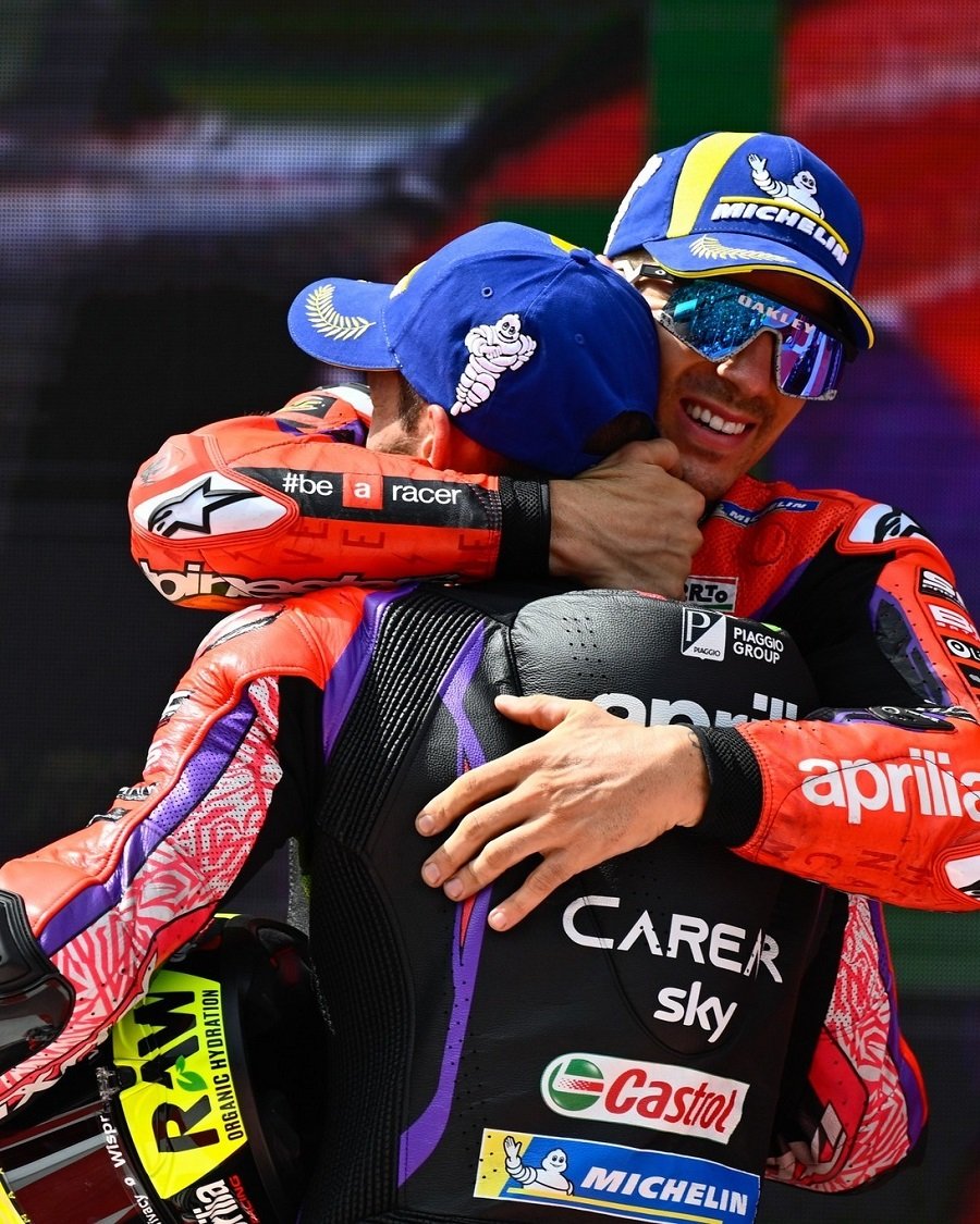 เอสปาร์กาโร : ไม่ใช่เรื่องง่ายที่จะมีความสัมพันธ์ที่ดีกับเพื่อนร่วมทีม เอสปาร์กาโร : ไม่ใช่เรื่องง่ายที่จะมีความสัมพันธ์ที่ดีกับเพื่อนร่วมทีม