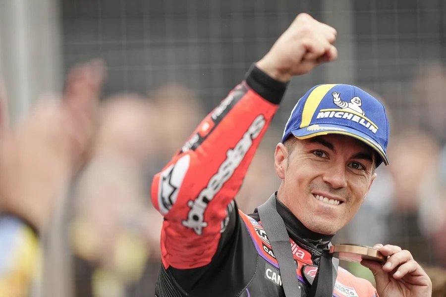 มาเวริค บีญาเลส มีโอกาสคว้าชัยชนะในคลาส MotoGP กับรถแข่ง 3 แบรนด์ที่ซิลเวอร์สโตน มาเวริค บีญาเลส มีโอกาสคว้าชัยชนะในคลาส MotoGP กับรถแข่ง 3 แบรนด์ที่ซิลเวอร์สโตน