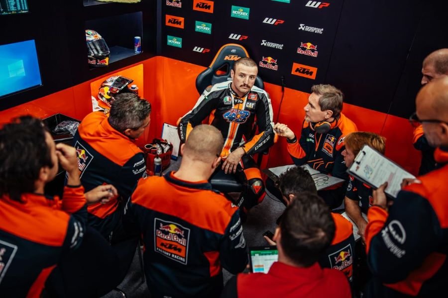 DUCATI : KTM ทำรถแข่งได้ดีเหรอ? อดีตวิศวกรของเราทำงานที่นั่น! DUCATI : KTM ทำรถแข่งได้ดีเหรอ? อดีตวิศวกรของเราทำงานที่นั่น!