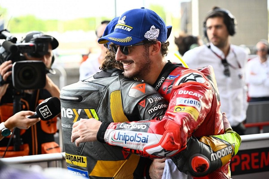 'มาร์โก เบซเซคกี' หวั่นมิตรภาพเพื่อนร่วมอคาเดมีจบลงเพราะการแข่งขัน! 'มาร์โก เบซเซคกี' หวั่นมิตรภาพเพื่อนร่วมอคาเดมีจบลงเพราะการแข่งขัน!