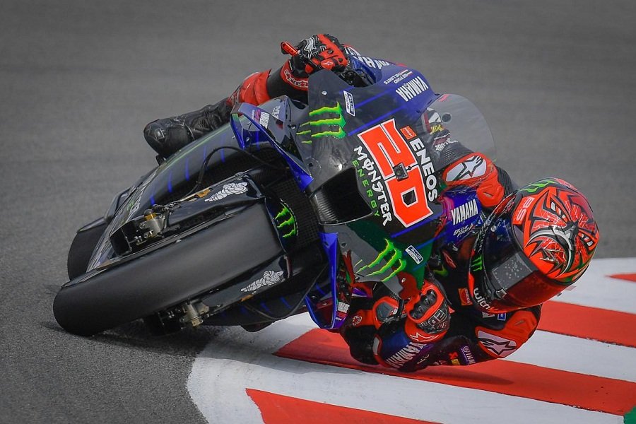 ขี่โหดเหมือนโกรธใครมา! 'ฟาบิโอ กวาตาราโร' คว้าชัย British Grand Prix 2021 ขี่โหดเหมือนโกรธใครมา! 'ฟาบิโอ กวาตาราโร' คว้าชัย British Grand Prix 2021