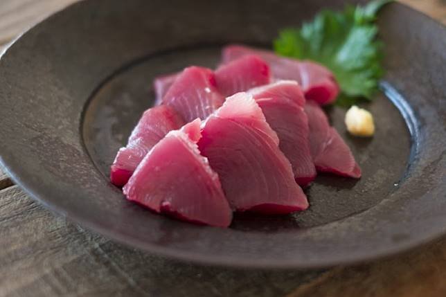 “ปลาคัตสึโอะดิบ” “ปลาคัตสึโอะดิบ”