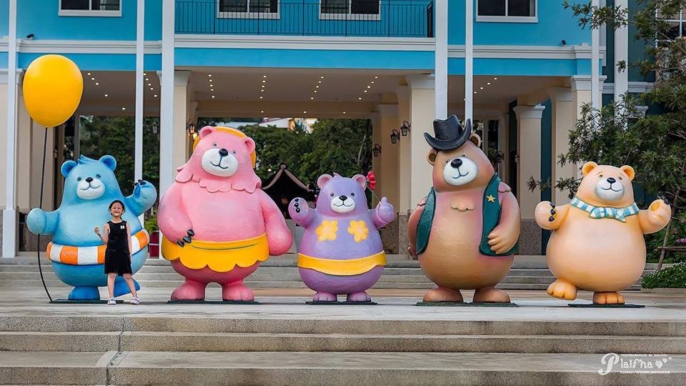 "The Scenical World" Mascot Statue "The Scenical World" Mascot Statue