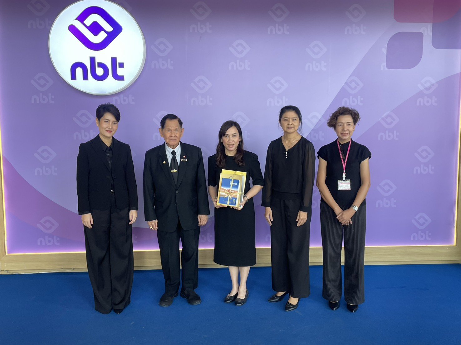 ศาสตราจารย์พิเศษ นายแพทย์ธีระ รามสูต ประธานมูลนิธิราชประชาสมาสัย ในพระบรมราชูปถัมภ์ พร้อมทั้งเจ้าหน้าที่สถาบันราชประชาสมาสัย ได้เดินทางไปบันทึกรายการเคลียร์คัด ชัดเจน ที่ช่อง NBT