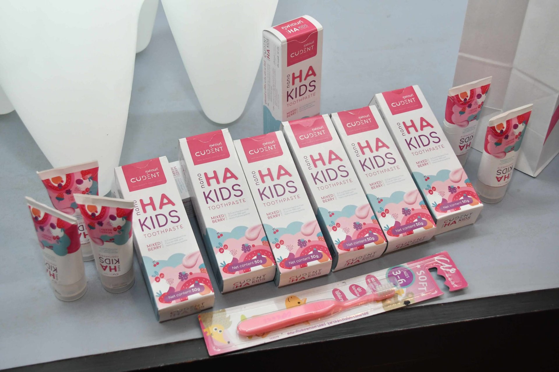 สวทช. ตอกย้ำขุมพลังวิจัย จับมือ ทันตะ จุฬาฯ เปิดตัว “ต้นแบบยาสีฟันยับยั้งฟันผุระยะเริ่มต้นสำหรับเด็ก”  สวทช. ตอกย้ำขุมพลังวิจัย จับมือ ทันตะ จุฬาฯ เปิดตัว “ต้นแบบยาสีฟันยับยั้งฟันผุระยะเริ่มต้นสำหรับเด็ก”