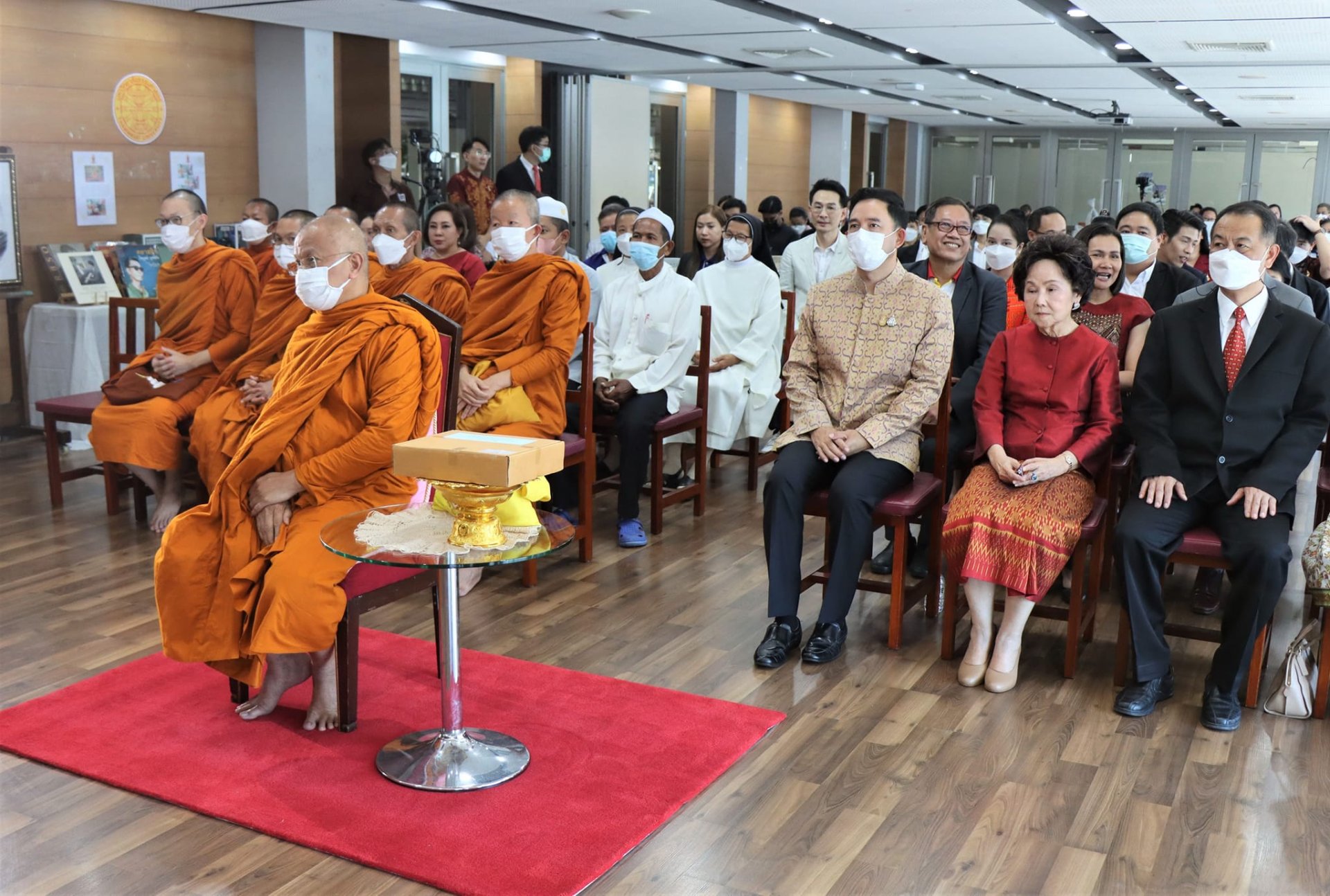 มธ. สดุดีพระเกียรติคุณ "สมเด็จพระสังฆราช" ถวายหนังสือ ‘อัฏฐธัมมปริทัศน์’ 8 บทความวิเคราะห์ ‘พระวรคติธรรม’