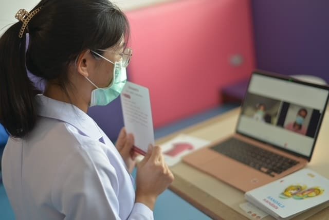 ม.มหิดล เปิดบริการ 'HeaRTS' ส่งนักกายภาพบำบัด-นักกิจกรรมบำบัด ดูแลผู้รับบริการถึงบ้าน ม.มหิดล เปิดบริการ 'HeaRTS' ส่งนักกายภาพบำบัด-นักกิจกรรมบำบัด ดูแลผู้รับบริการถึงบ้าน