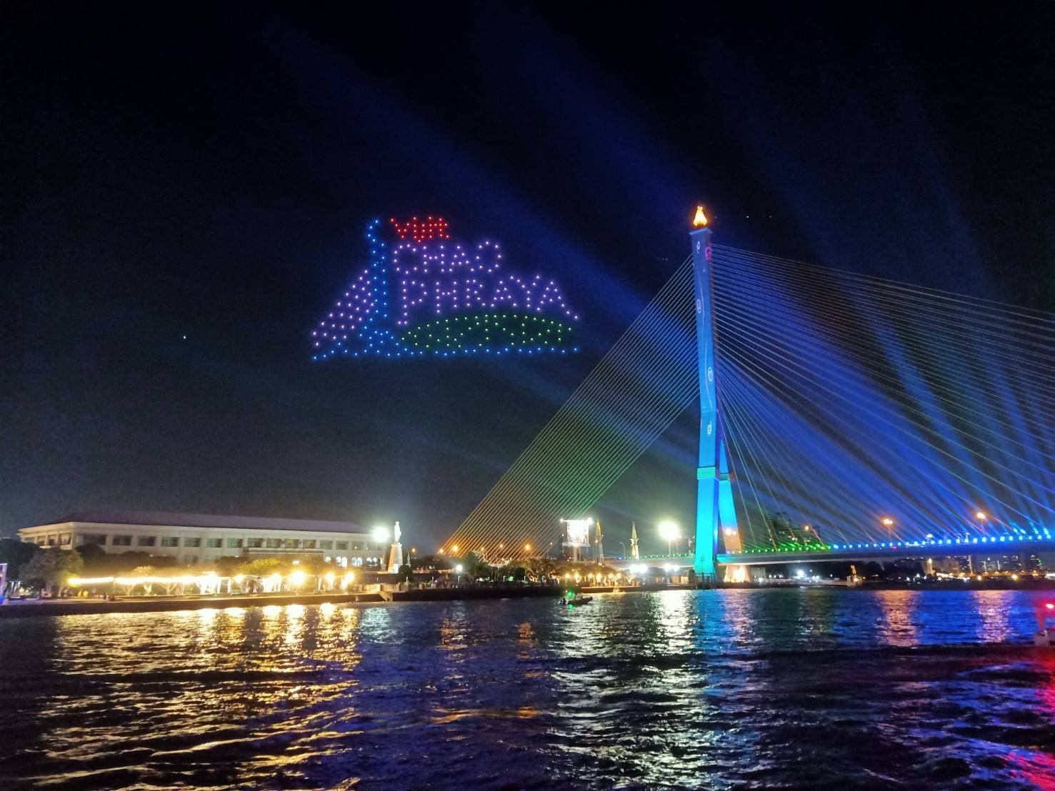 นรม.ชวนสัมผัสปรากฏการณ์แห่งแสง สี ริมแม่น้ำเจ้าพระยา ในงาน “VIJIT CHAO PHRAYA 2023”