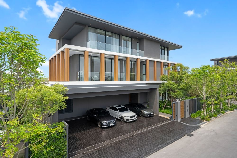 พาชม QUIET LUXURY DESIGN โครงการบ้านอิสสระ บางนา ในสไตล์ Practical Living หรูหรา เรียบง่าย ใช้ได้จริง พาชม QUIET LUXURY DESIGN โครงการบ้านอิสสระ บางนา ในสไตล์ Practical Living หรูหรา เรียบง่าย ใช้ได้จริง