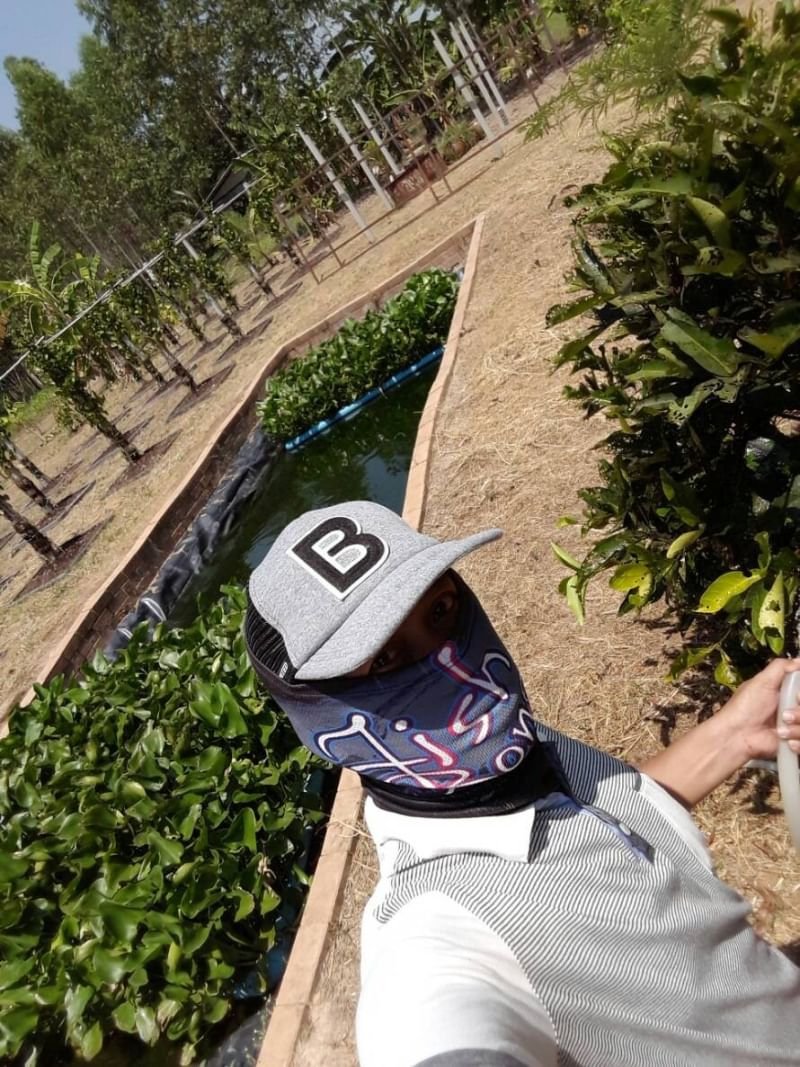 บ่อน้ำภายในสวน ขุดเอาไว้ใช้งานพักน้ำ เพื่อรดน้ำต้นไม้ บ่อน้ำภายในสวน ขุดเอาไว้ใช้งานพักน้ำ เพื่อรดน้ำต้นไม้