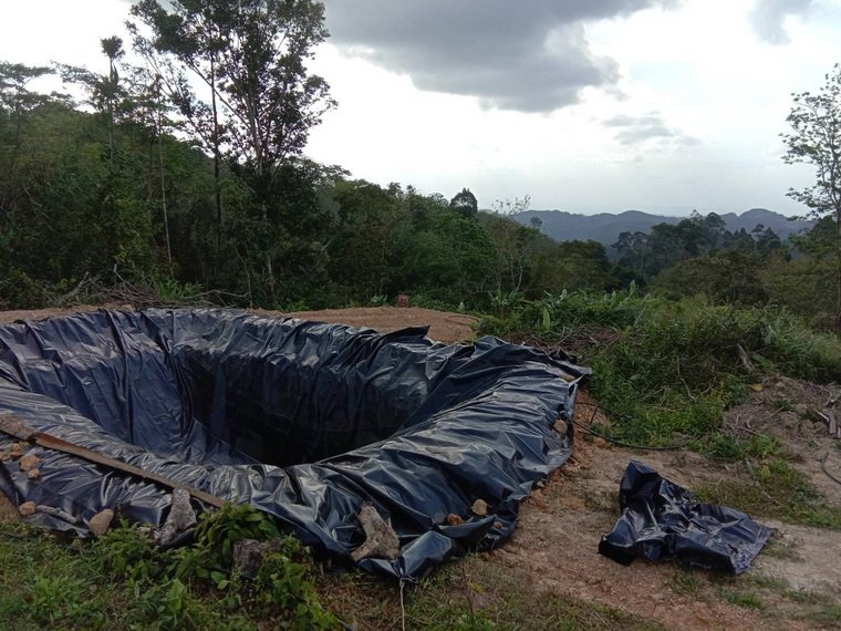 บ่อพักน้ำ พื้นที่ภูเขา จากจังหวัดนครศรีธรรมราช บ่อพักน้ำ พื้นที่ภูเขา จากจังหวัดนครศรีธรรมราช