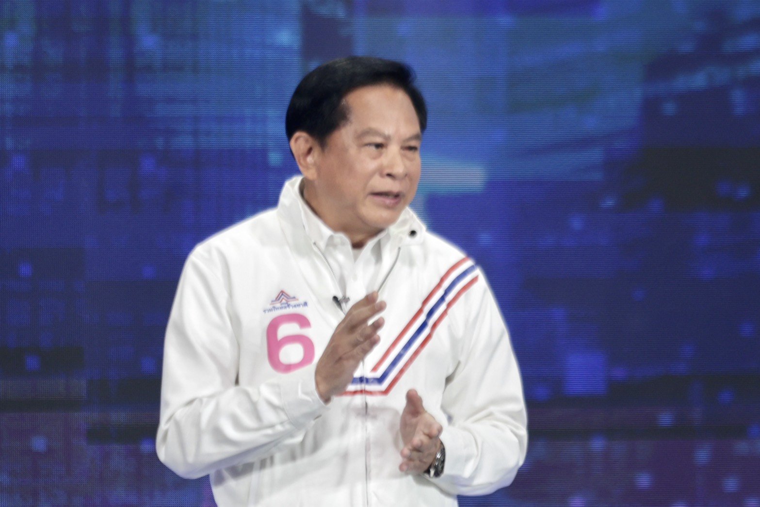 รัฐบาลต้องเป็นที่พึ่งได้ทุกเรื่อง!! "พีระพันธุ์" ท้าชนทุนเทา-สแกมเมอร์ ชูพลิกชีวิตชาวนาสู่ผู้ประกอบการ ยกระดับสวัสดิการถ้วนหน้า ย้ำ "ไม่ทิ้งใครไว้เบื้องหลัง"