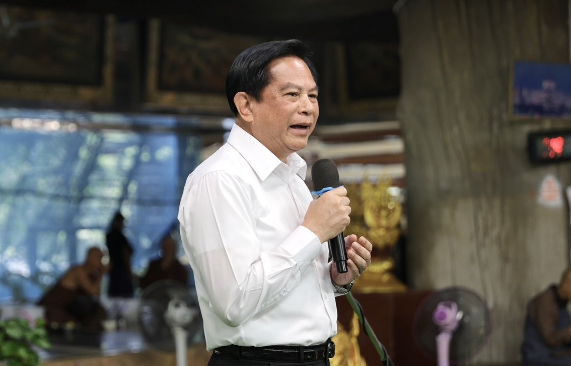 "พีระพันธุ์" ลุยอุบลฯ เยี่ยมชุมชนราชธานีอโศก ชูนโยบายรื้อระบบพลังงาน-ปราบโกง-ปกป้องอธิปไตย ย้ำ! ไม่มีวันทรยศต่อแผ่นดิน