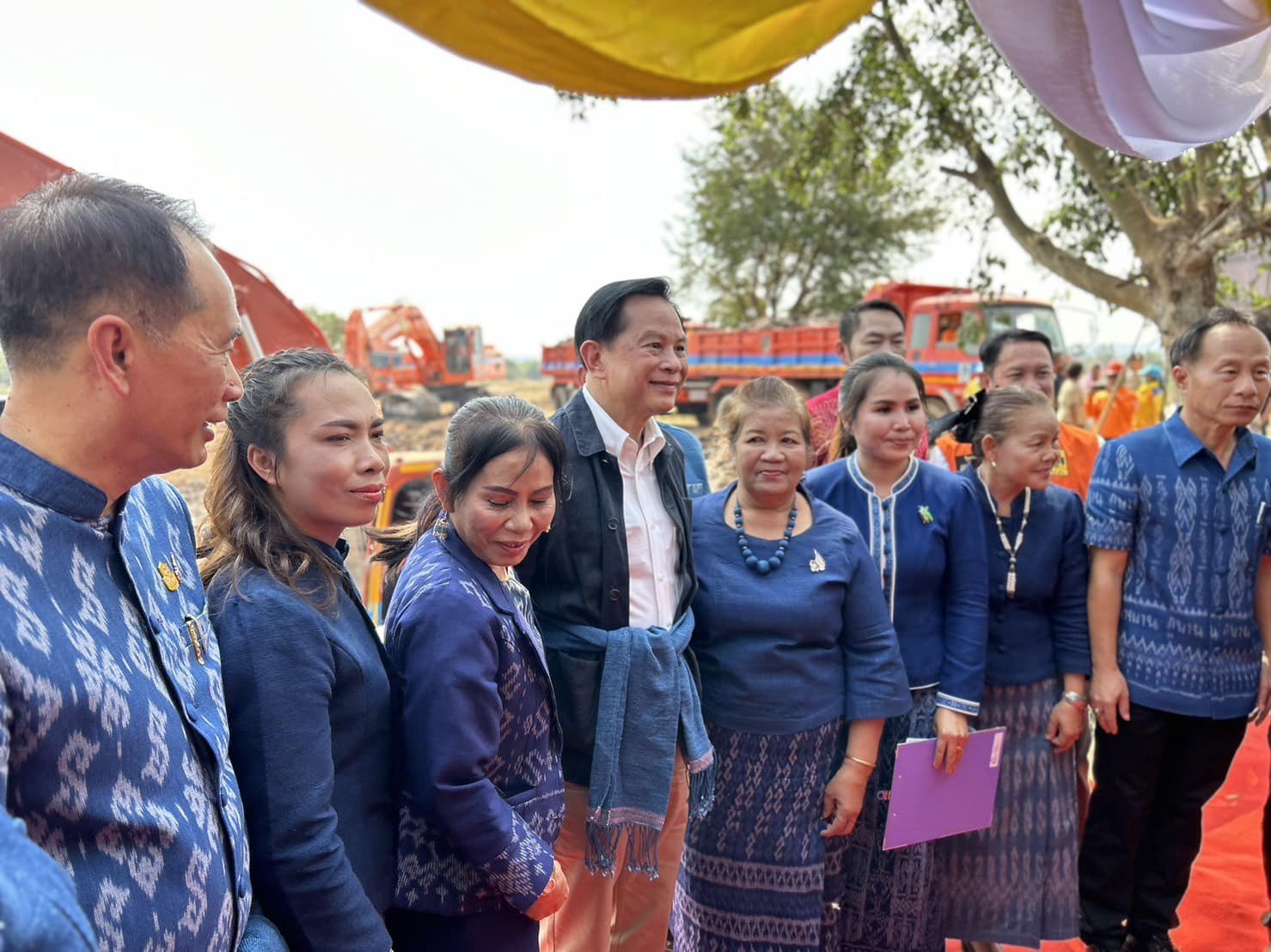 พีระพันธุ์ เตรียมแก้ปัญหาภัยแล้ง! ตรวจเยี่ยมพื้นที่ดำเนินงานและมอบนโยบายการแก้ไขปัญหาภัยแล้ง โครงการ “จิตอาสาพัฒนา ขุดลอกลำห้วยอีด่อน บ้านโคกภูใหม่ หมู่ที่ ๒ ต.โคกภู อ.ภูพาน จ.สกลนคร พีระพันธุ์ เตรียมแก้ปัญหาภัยแล้ง! ตรวจเยี่ยมพื้นที่ดำเนินงานและมอบนโยบายการแก้ไขปัญหาภัยแล้ง โครงการ “จิตอาสาพัฒนา ขุดลอกลำห้วยอีด่อน บ้านโคกภูใหม่ หมู่ที่ ๒ ต.โคกภู อ.ภูพาน จ.สกลนคร