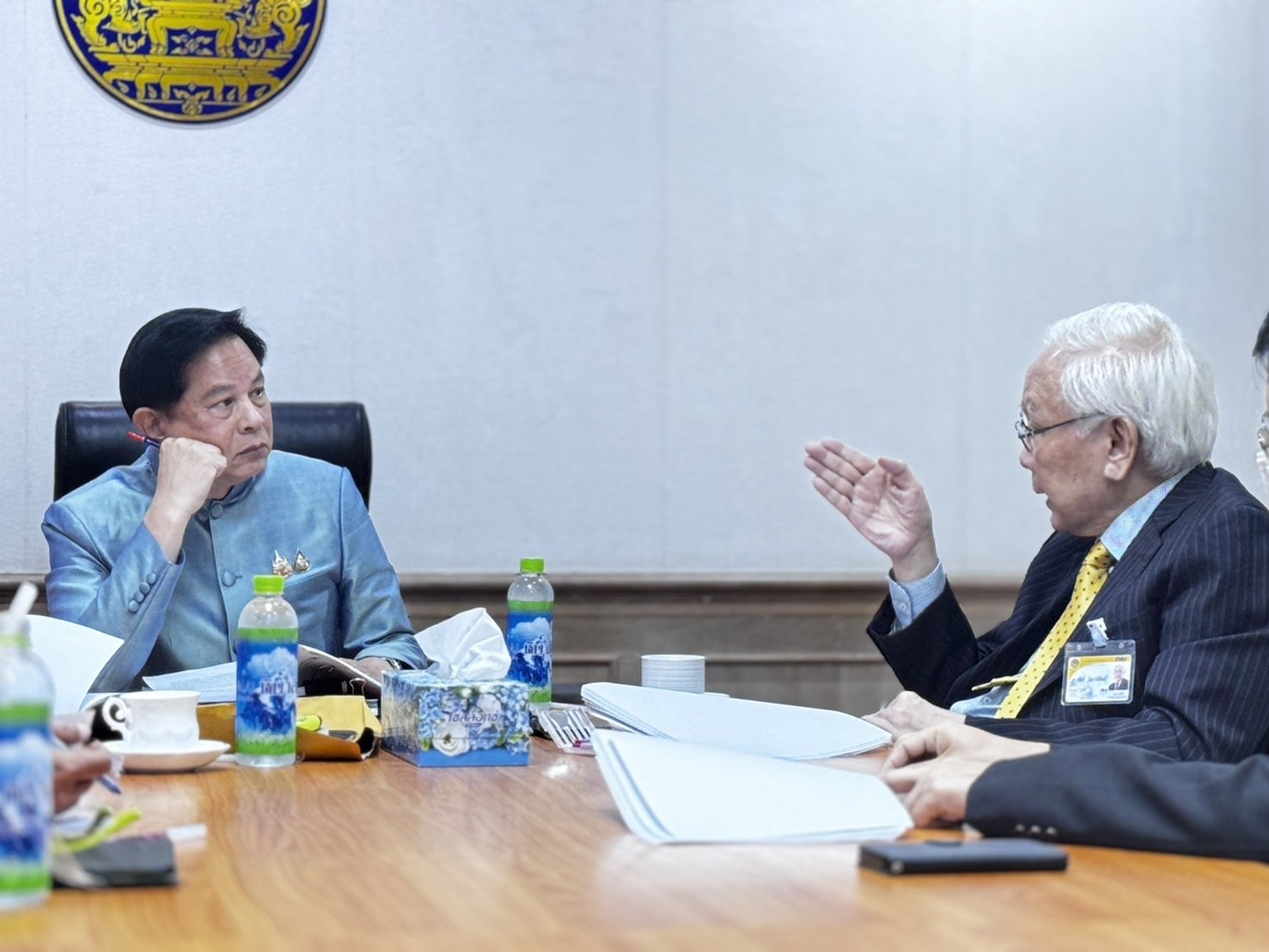 พีระพันธุ์ ท่านผู้เชี่ยวชาญด้านกฎหมายและด้านพลังงานได้มาประชุมร่วมกันเป็นครั้งที่ 4 เพื่อตรวจทานร่างกฎหมายกำกับดูแลการประกอบกิจการค้าน้ำมันและก๊าซ ซึ่งขณะนี้มีความคืบหน้าในรายละเอียดไปมากพอสมควรแล้ว และคาดว่าจะเสร็จสมบูรณ์ได้ภายในปีนี้ พีระพันธุ์ ท่านผู้เชี่ยวชาญด้านกฎหมายและด้านพลังงานได้มาประชุมร่วมกันเป็นครั้งที่ 4 เพื่อตรวจทานร่างกฎหมายกำกับดูแลการประกอบกิจการค้าน้ำมันและก๊าซ ซึ่งขณะนี้มีความคืบหน้าในรายละเอียดไปมากพอสมควรแล้ว และคาดว่าจะเสร็จสมบูรณ์ได้ภายในปีนี้