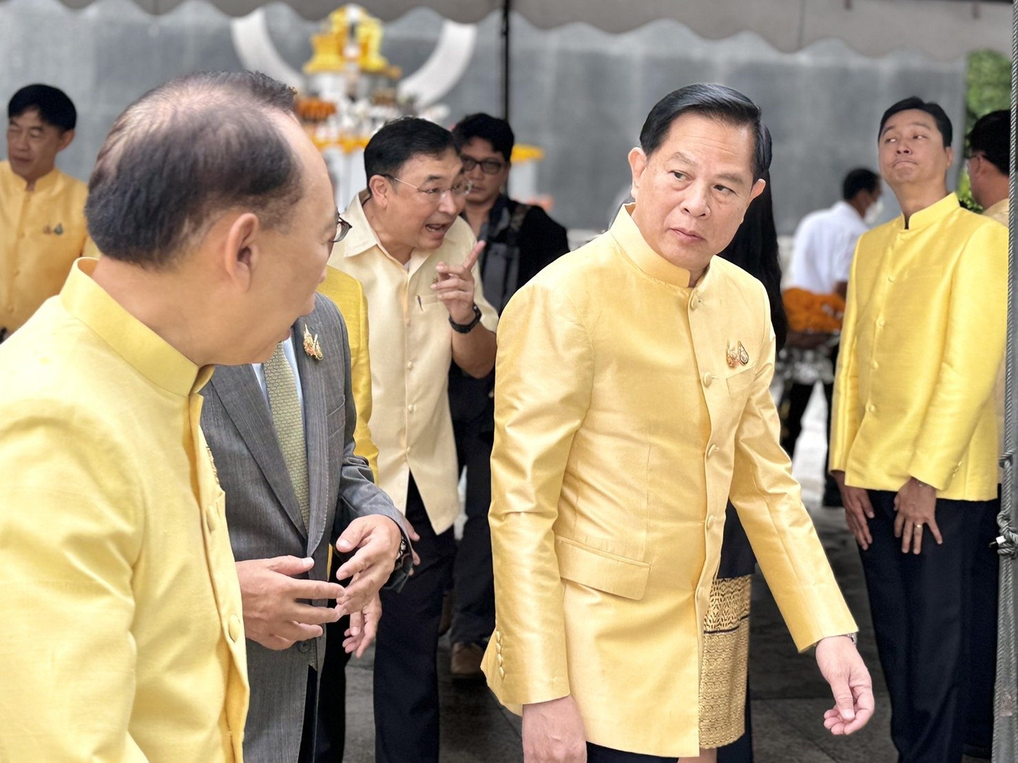 พี่ตุ๋ย-พีระพันธุ์ เป็นประธานในพิธีสักการะพระพรหม พิธีสงฆ์ พิธีรับมอบเงินสมทบทุนจากหน่วยงานต่าง ๆ ในกำกับดูแลของกระทรวงพลังงาน และพิธีรับพระราชทานเครื่องราชอิสุริยาภรณ์ชั้นสายสะพาย เบื้องหน้าพระบรมฉายาลักษณ์พระบาทสมเด็จพระเจ้าอยู่หัว ประจำปี 2567