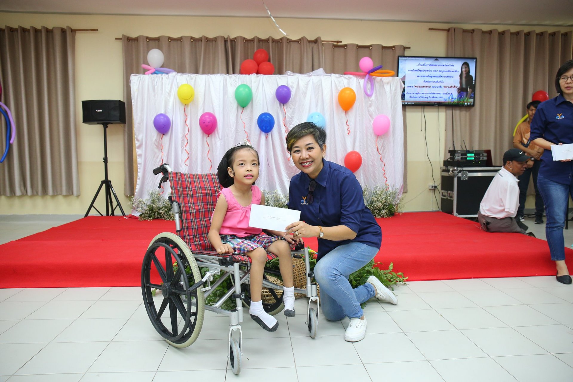 PAY IT FORWARD ยิ่งให้ยิ่งสุขใจ PAY IT FORWARD ยิ่งให้ยิ่งสุขใจ