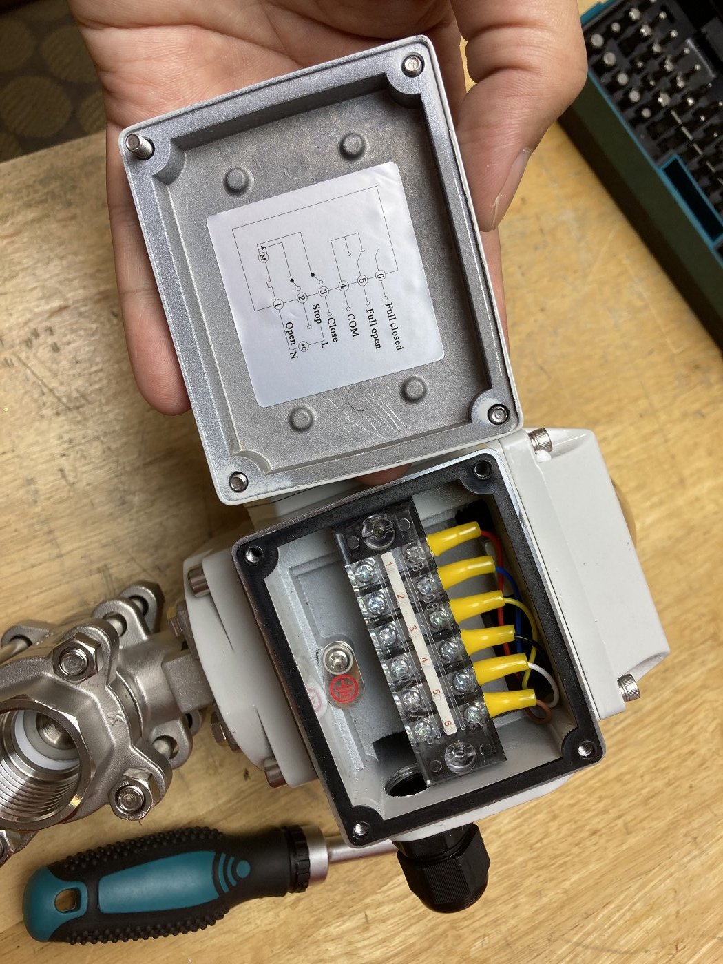 1" DN25 บอลวาล์วสแตนเลส 3 ชั้น (316)วาล์วเปิดปิดน้ำ ด้วยระบบไฟฟ้ามอเตอร์ AKK05