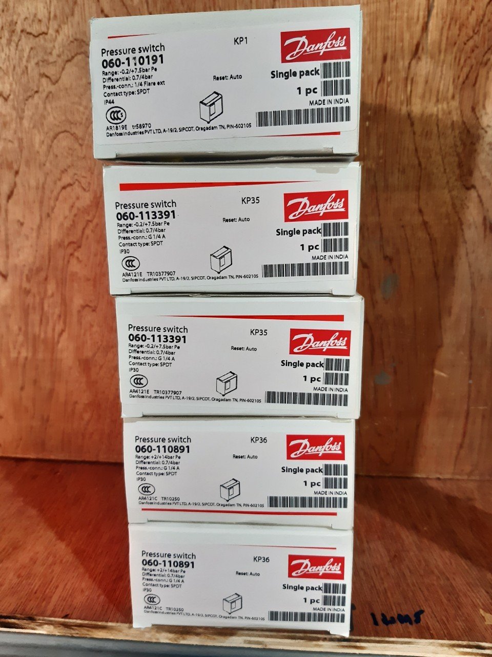 เพรสเชอร์สวิทช์ ยี่ห้อ (Danfoss) แดนฟอส รุ่น KP1, KP2, KP5, KP35, KP36 ขนาดเกลียว 1/4"(เกลียวประปา) เพรสเชอร์สวิทช์ ยี่ห้อ (Danfoss) แดนฟอส รุ่น KP1, KP2, KP5, KP35, KP36 ขนาดเกลียว 1/4"(เกลียวประปา)
