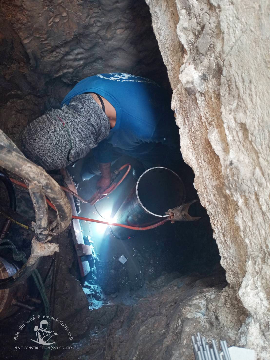 ผลงานกดเข็มเสริมฐานราก แก้ไขบ้านทรุด ไซด์งาน : ท่าอิฐ จ.นนทบุรี  ผลงานกดเข็มเสริมฐานราก แก้ไขบ้านทรุด ไซด์งาน : ท่าอิฐ จ.นนทบุรี