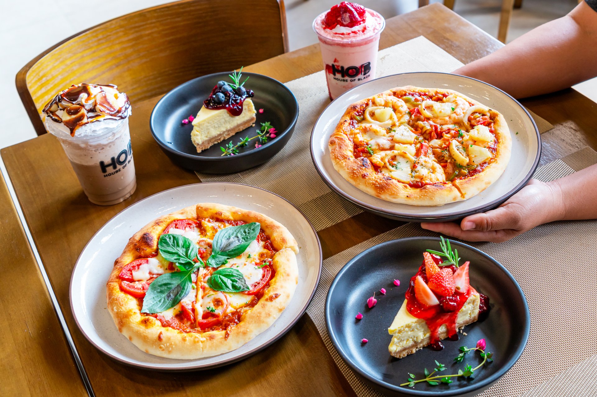 ร้านฮอบ  (HOB CAFÉ)  ร้านฮอบ  (HOB CAFÉ)