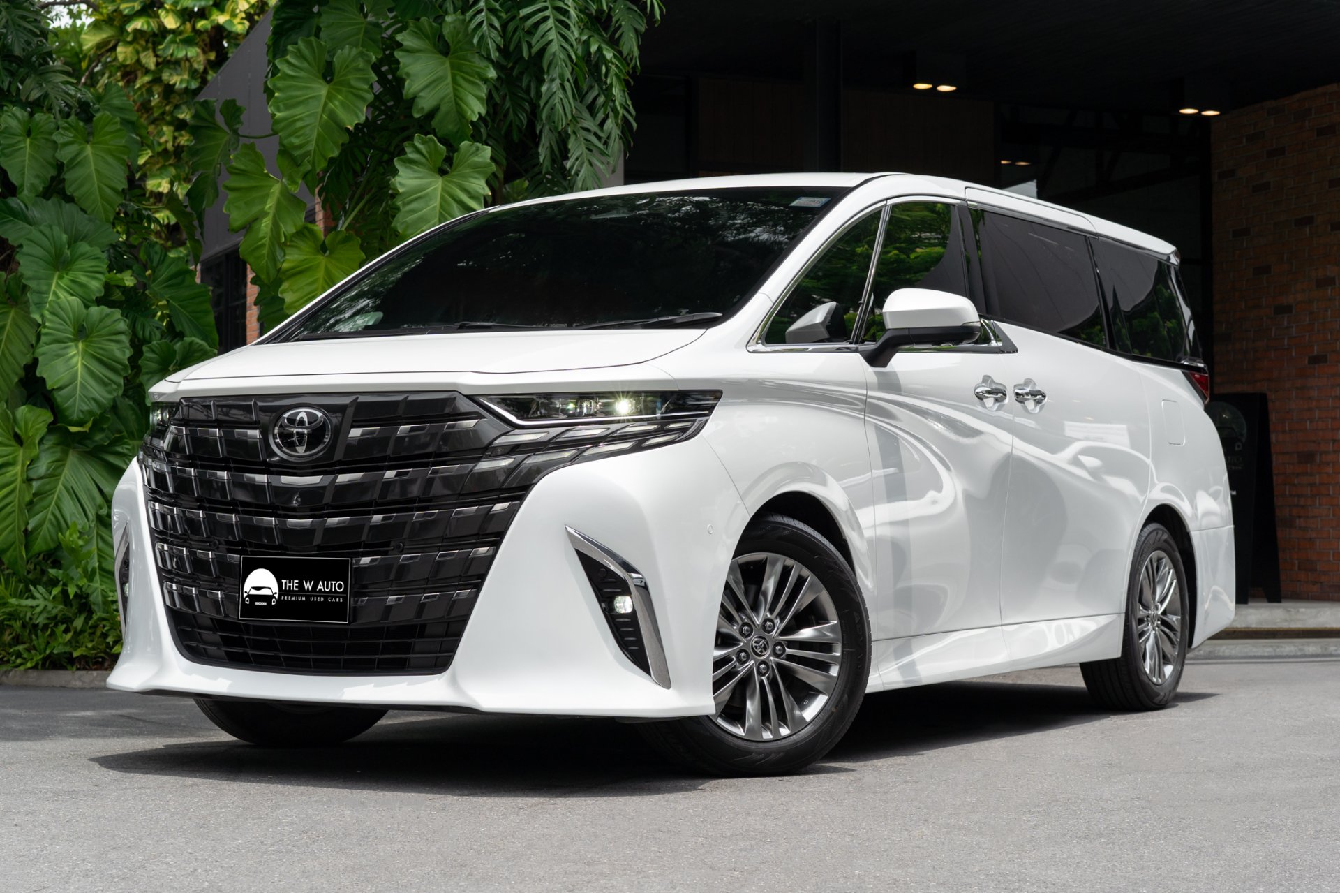 Toyota Alphard 2.5Z 2WD