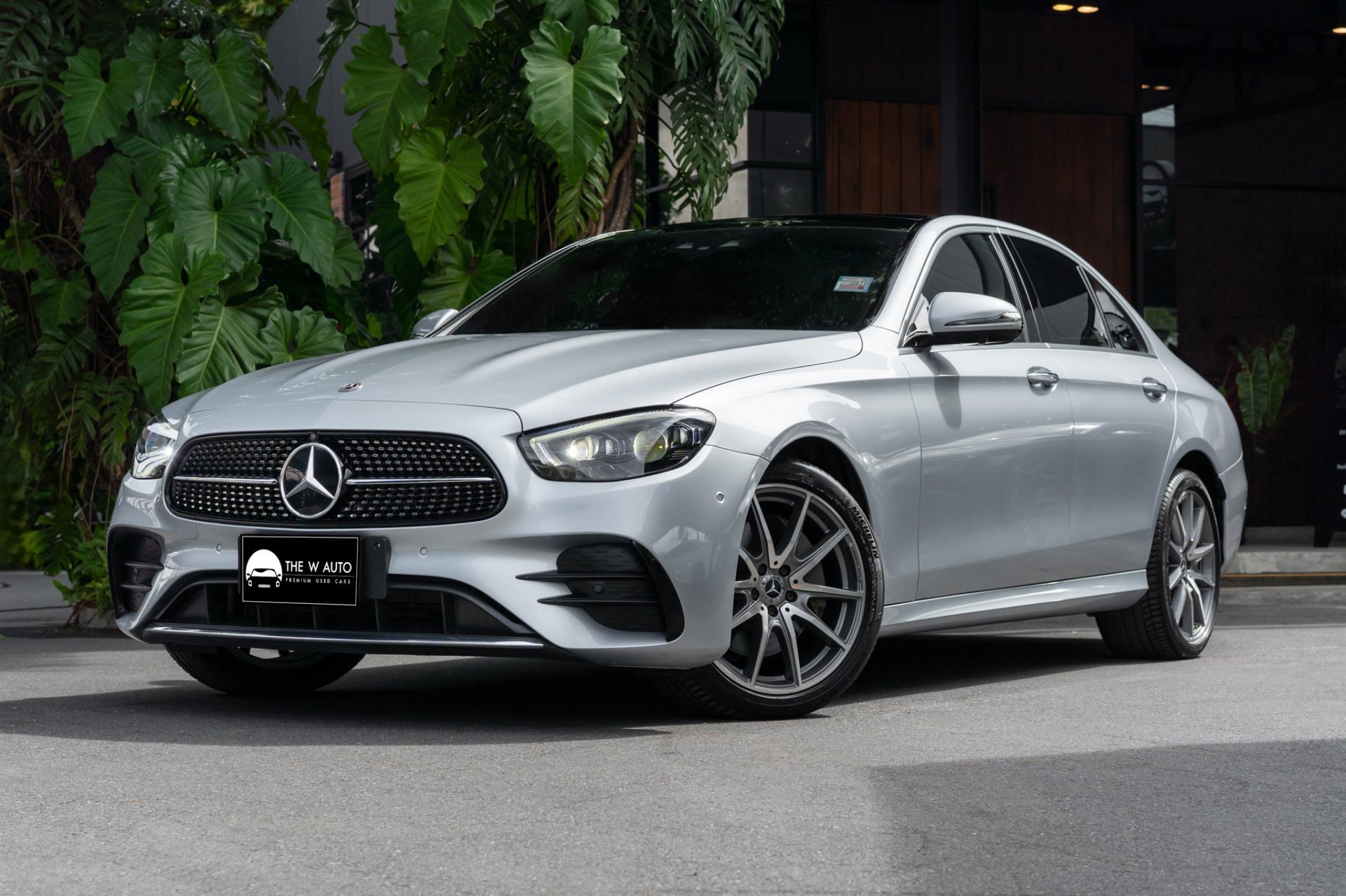 Mercedes-Benz E300e AMG Dynamic