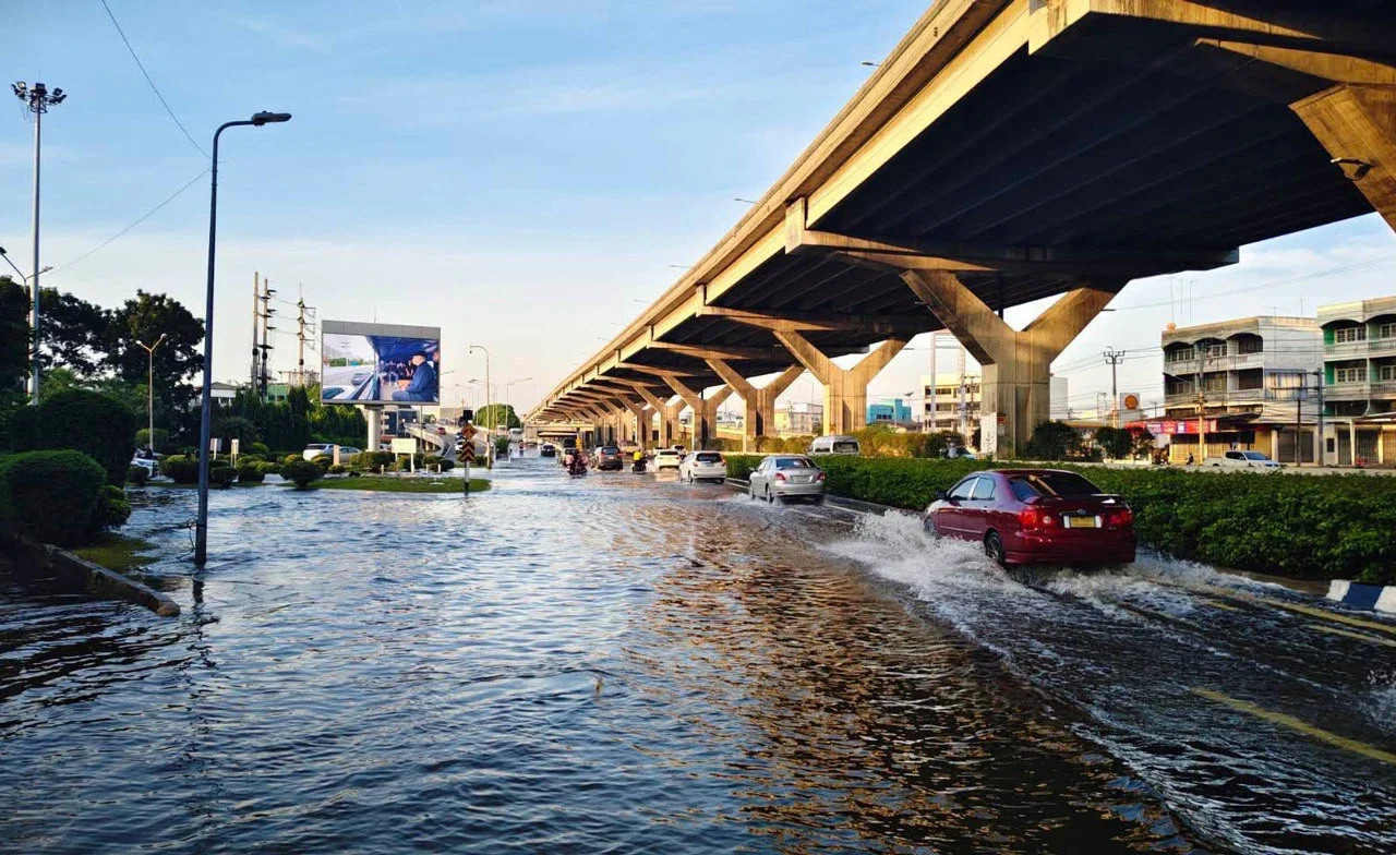 พ่นฆ่าเชื้อหลังน้ำท่วม จันทบุรี 2569: ฟื้นฟูบ้าน ล้งผลไม้ ตลาด โรงเรียน และวัดใน อ.นายายอาม และ อ.ท่าใหม่ ให้พ้นเชื้อรา แบคทีเรีย และไวรัส