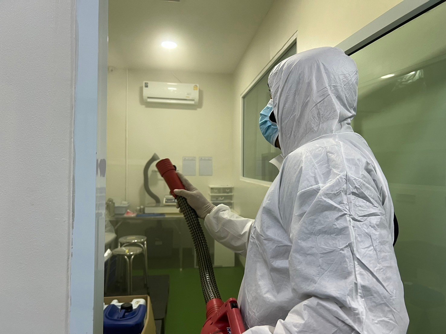 ASF at the Gate: How a Pig Farm Protected the Whole Barn with Biosecurity and the AIROFOG U260 ULV Sprayer