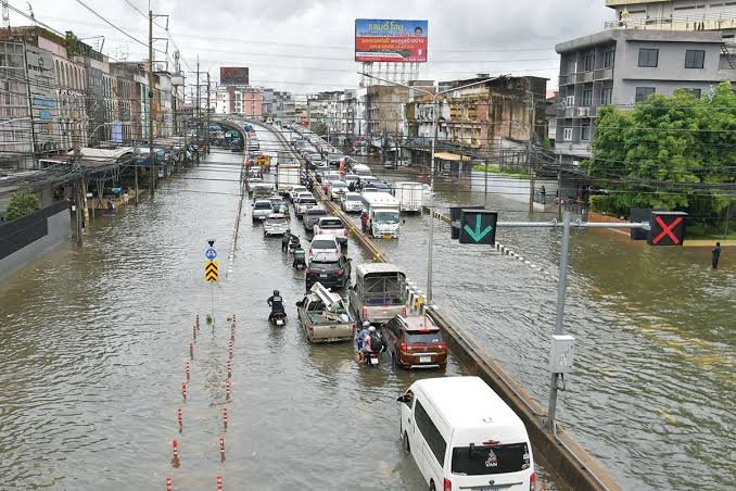 บริการพ่นฆ่าเชื้อ เขตบางเขน หลังน้ำท่วม 2569: น้ำขังส่งกลิ่นในซอยย่านสะพานใหม่ จัดการอย่างไรให้บ้านกลับมาปลอดภัย และสิ่งที่ชาวนนทบุรีควรรู้