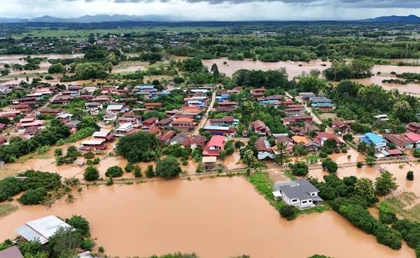 บริการพ่นฆ่าเชื้อ เขตประเวศ หลังน้ำท่วม 2569: ฟื้นบ้านริมคลองประเวศบุรีรมย์และย่านอ่อนนุช พร้อมอัปเดตน้ำท่วมสมุทรปราการ