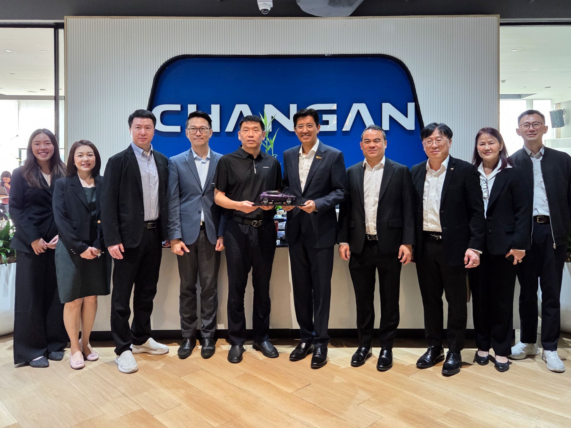 ตลาดหลักทรัพย์ฯ พบผู้บริหารกลุ่มฉางอาน พร้อมสนับสนุนการเข้าตลาดทุนไทย