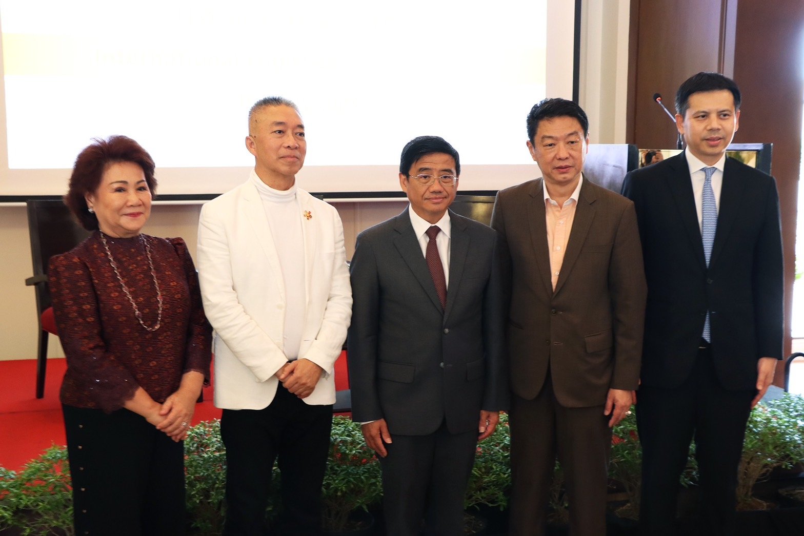 LEO จับมือ LogiCam ร่วมลงทุนให้บริการขนส่งสินค้าระหว่างไทย-กัมพูชา แบบครบวงจร