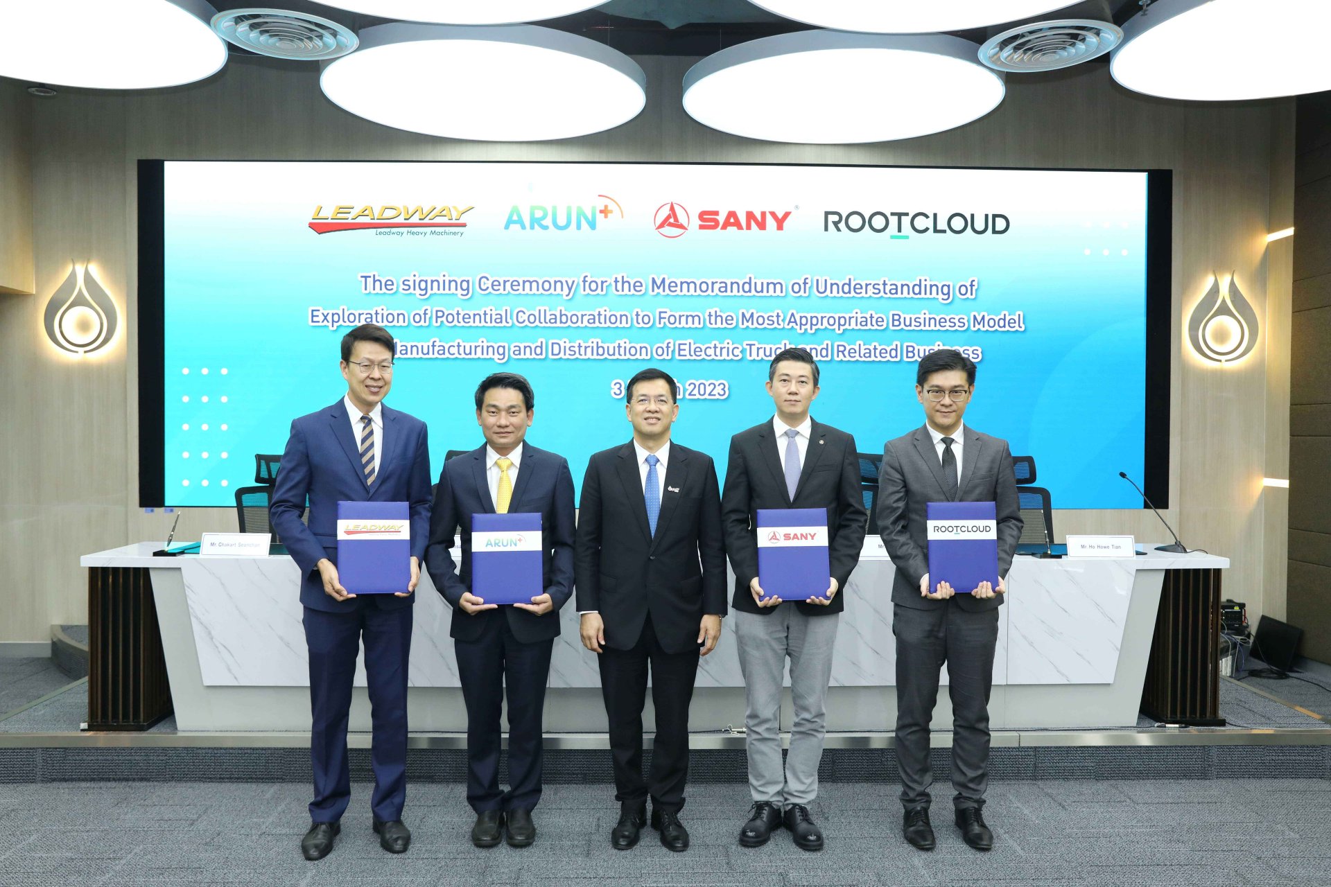 Arun Plus จับมือ 3 พันธมิตร SANY Leadway และ Rootcloud  รุกธุรกิจ E-Truck และ E-Mobility ครบวงจรในประเทศไทย