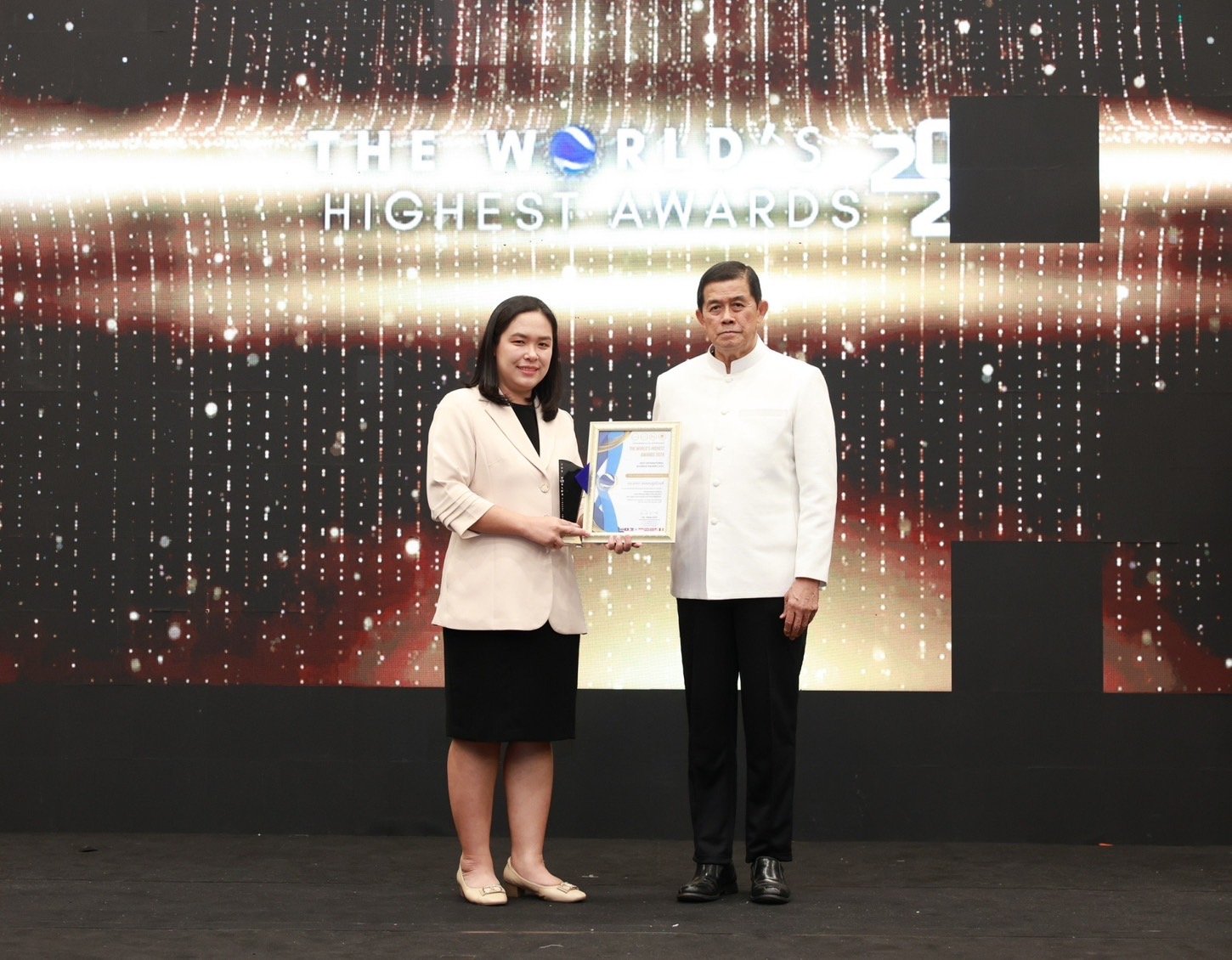  RICHY คว้ารางวัลผู้ประกอบการธุรกิจอสังหาริมทรัพย์ดีเด่น