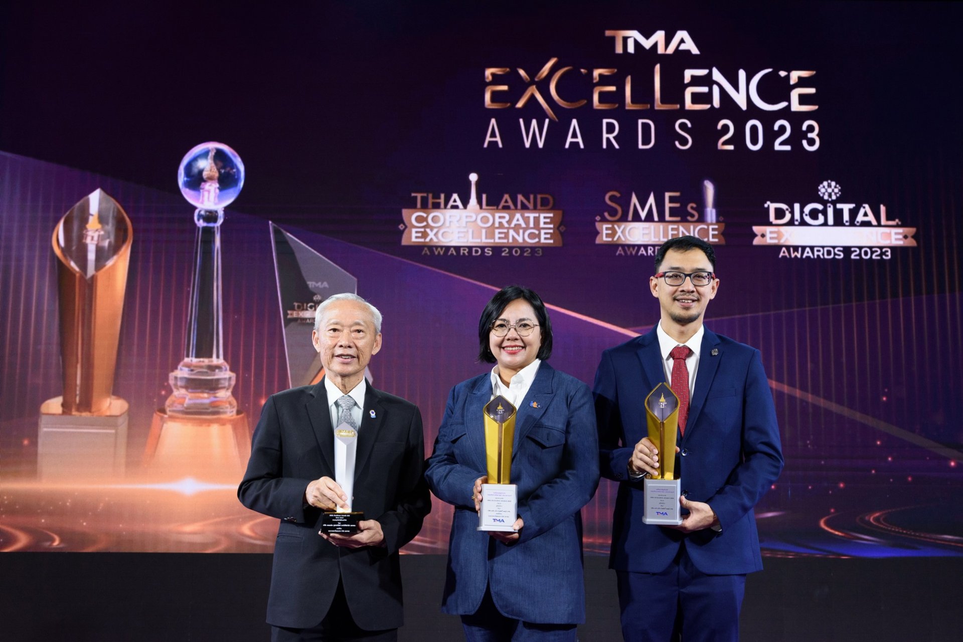 ลูกค้า ttb 2 ราย รับรางวัลเวที SMEs Excellence Awards 2023  