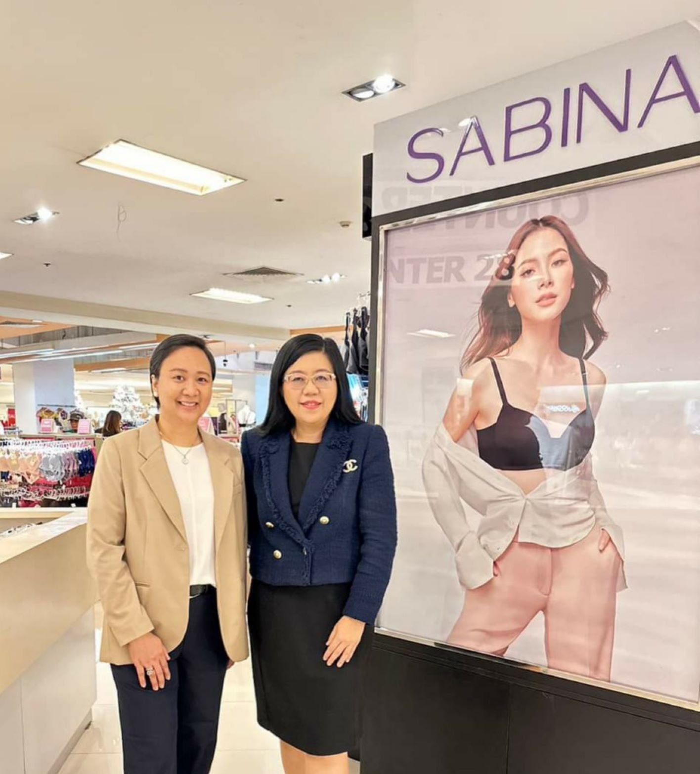 SABINA ปิดดีลซื้อหุ้น 77.33% ในธุรกิจค้าปลีกฟิลิปปินส์ โมดา รับรู้รายได้ทันทีไตรมาส 2 ปีนี้ ก่อนทะยานแตะ 200 ล้านบาท ใน 5 ปี SABINA ปิดดีลซื้อหุ้น 77.33% ในธุรกิจค้าปลีกฟิลิปปินส์ โมดา รับรู้รายได้ทันทีไตรมาส 2 ปีนี้ ก่อนทะยานแตะ 200 ล้านบาท ใน 5 ปี