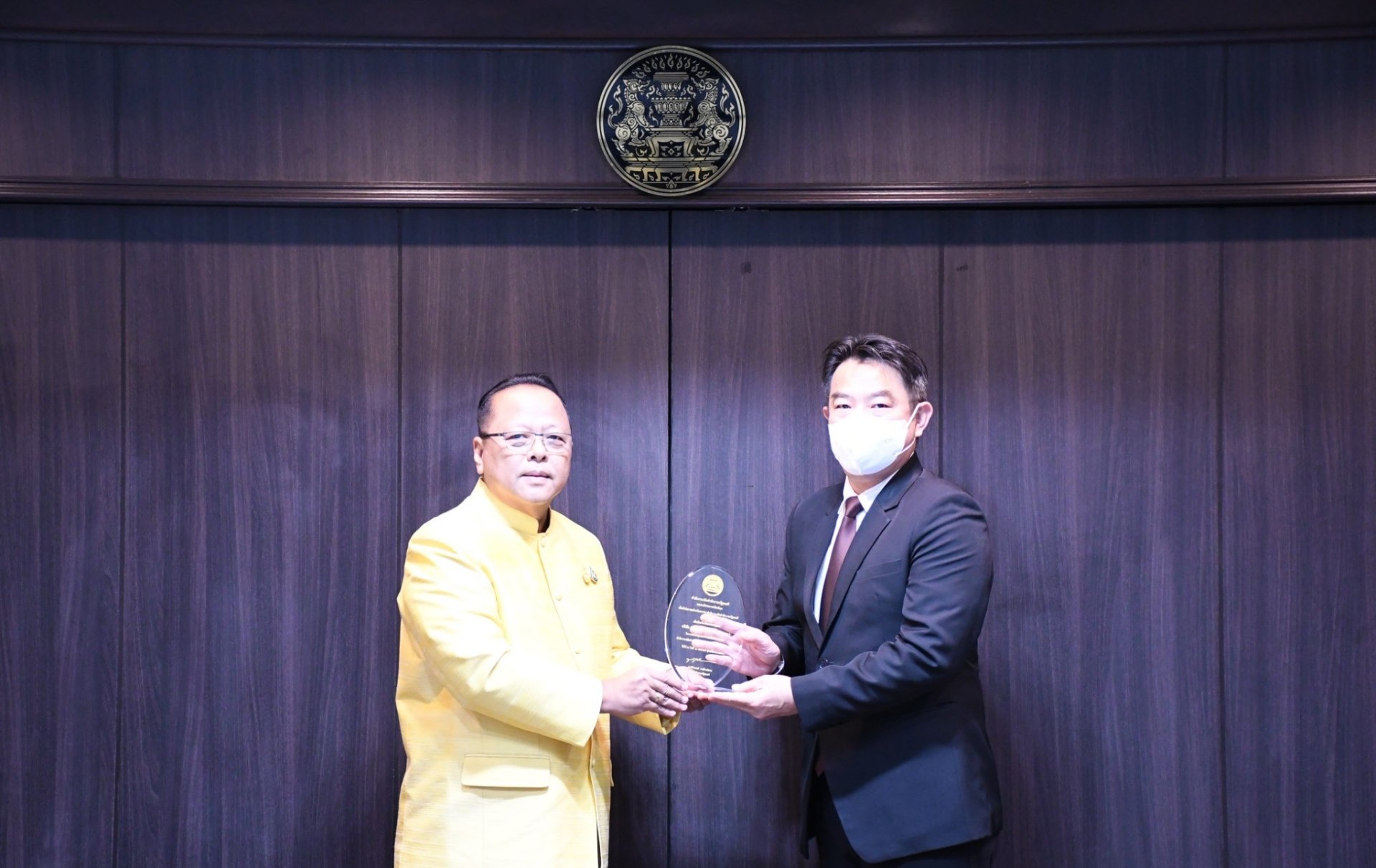 EA คว้าโล่ประกาศเกียรติคุณ จากสำนักปลัดสำนักนายกรัฐมนตรี