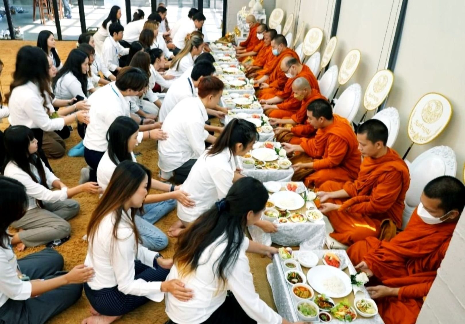 FRONT ว่าที่หุ้นน้องใหม่ จัดพิธีทำบุญประจำปี เสริมสิริมงคล