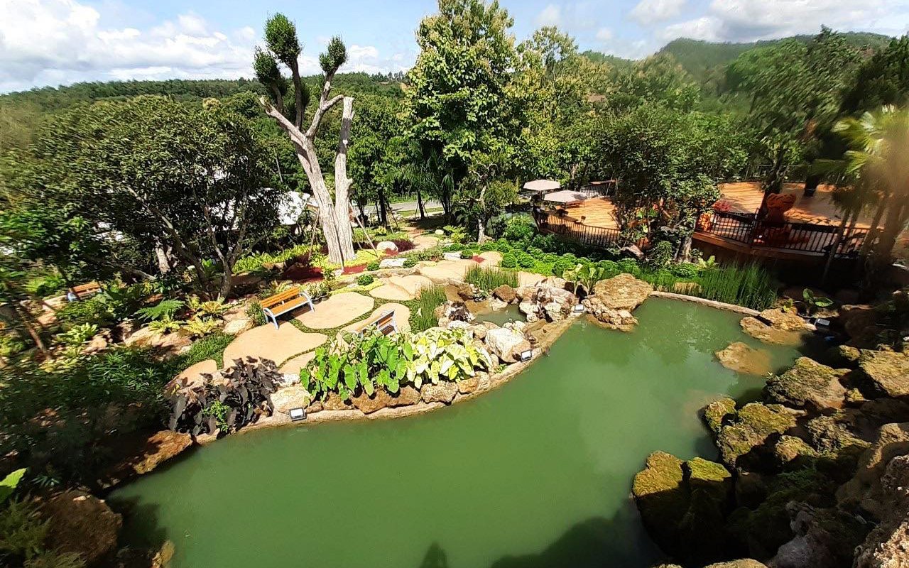รับจัดสวน เชียงใหม่ พัทยา ชลบุรี น้ำตกหินเทียม หินฟองน้ำ landscape design