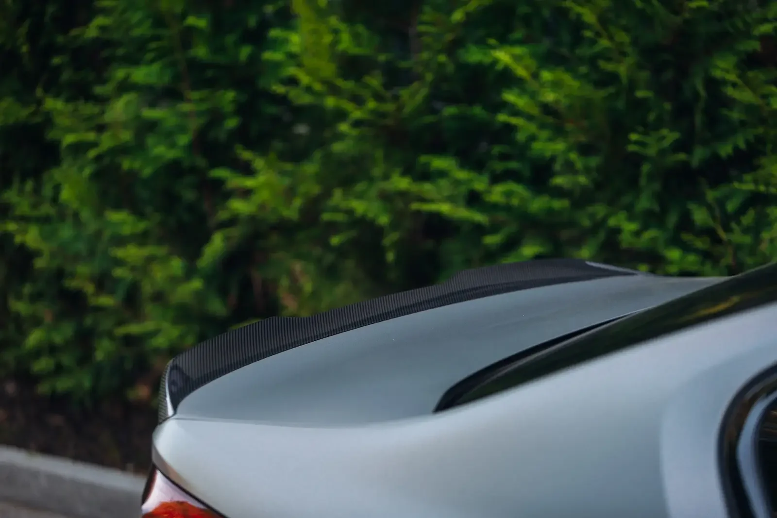 สปอยเลอร์หลังรถเก๋งแบบ Deck Lid
