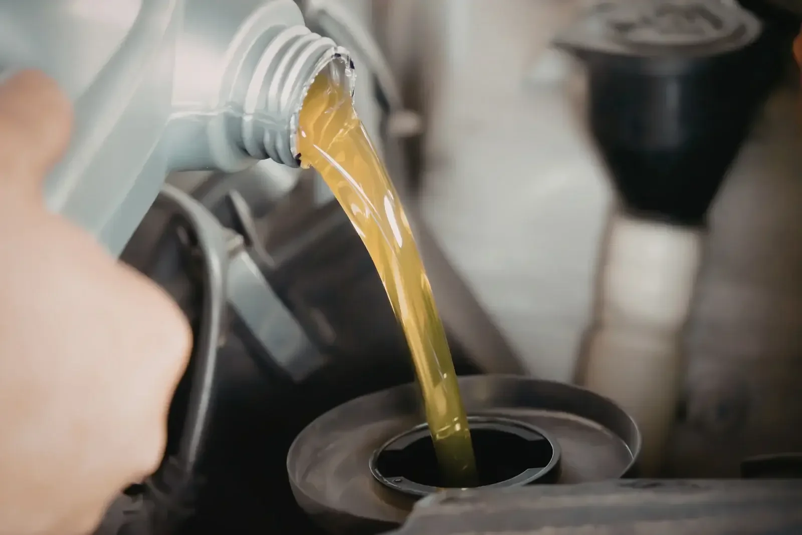 เติมน้ำมันเชื้อเพลิงรถสันดาป