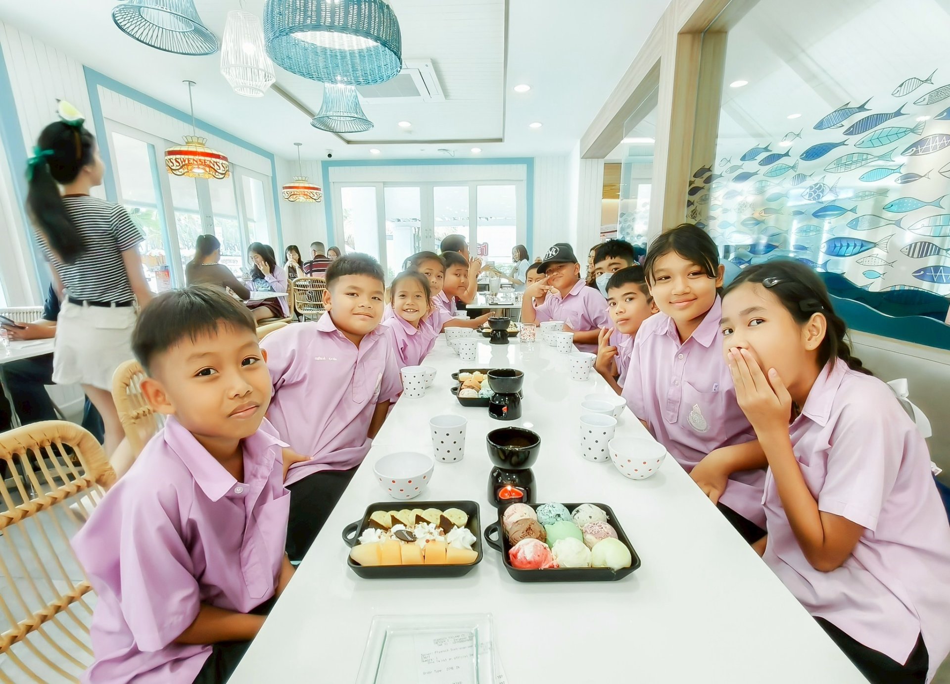 กลุ่มช็อกโกแลตฟองดู...SWENSEN'S บางแสน