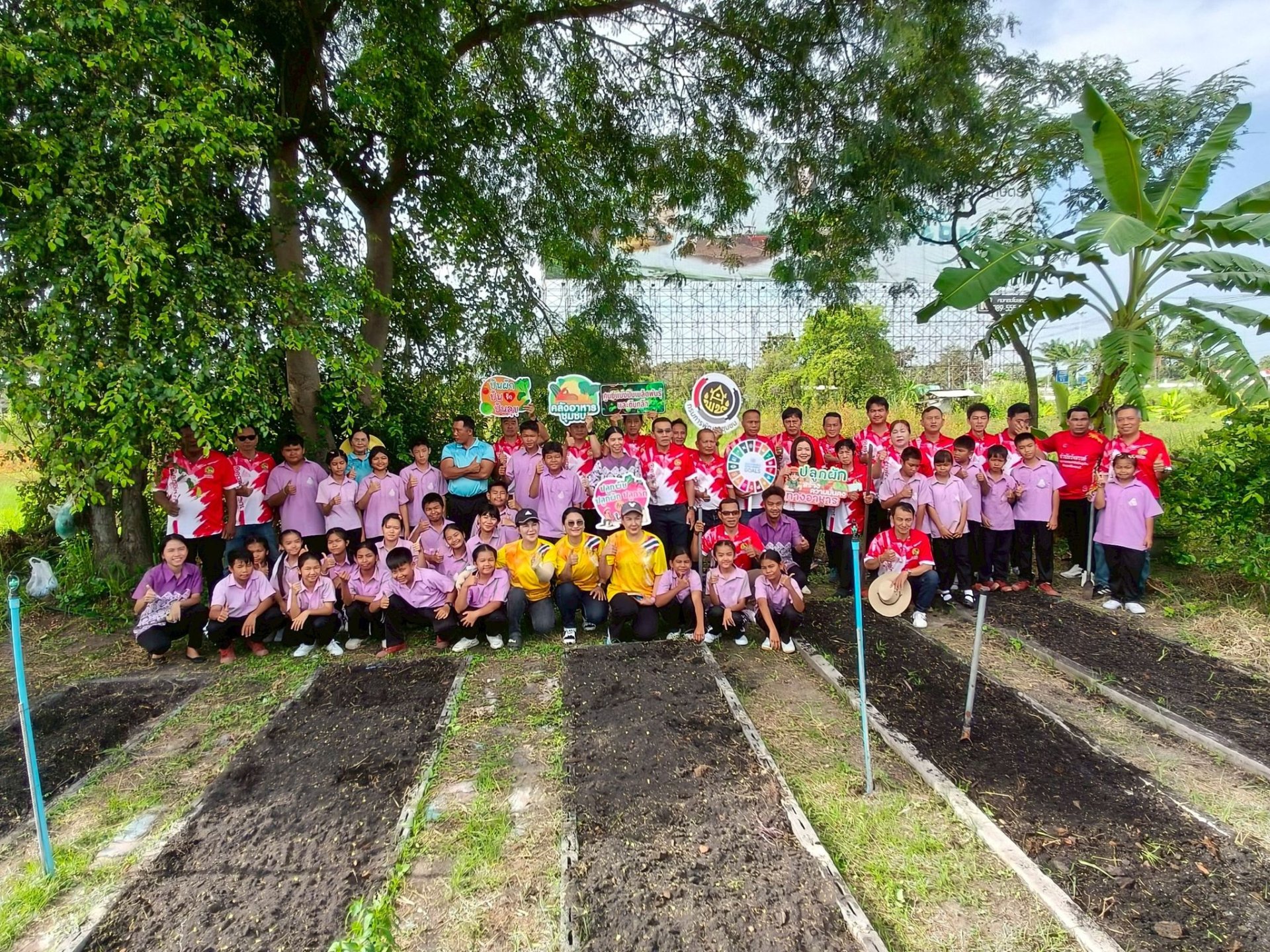โครงการการขับเคลื่อนกิจกรรมเพื่อการสานต่อจากรุ่นสู่รุ่น