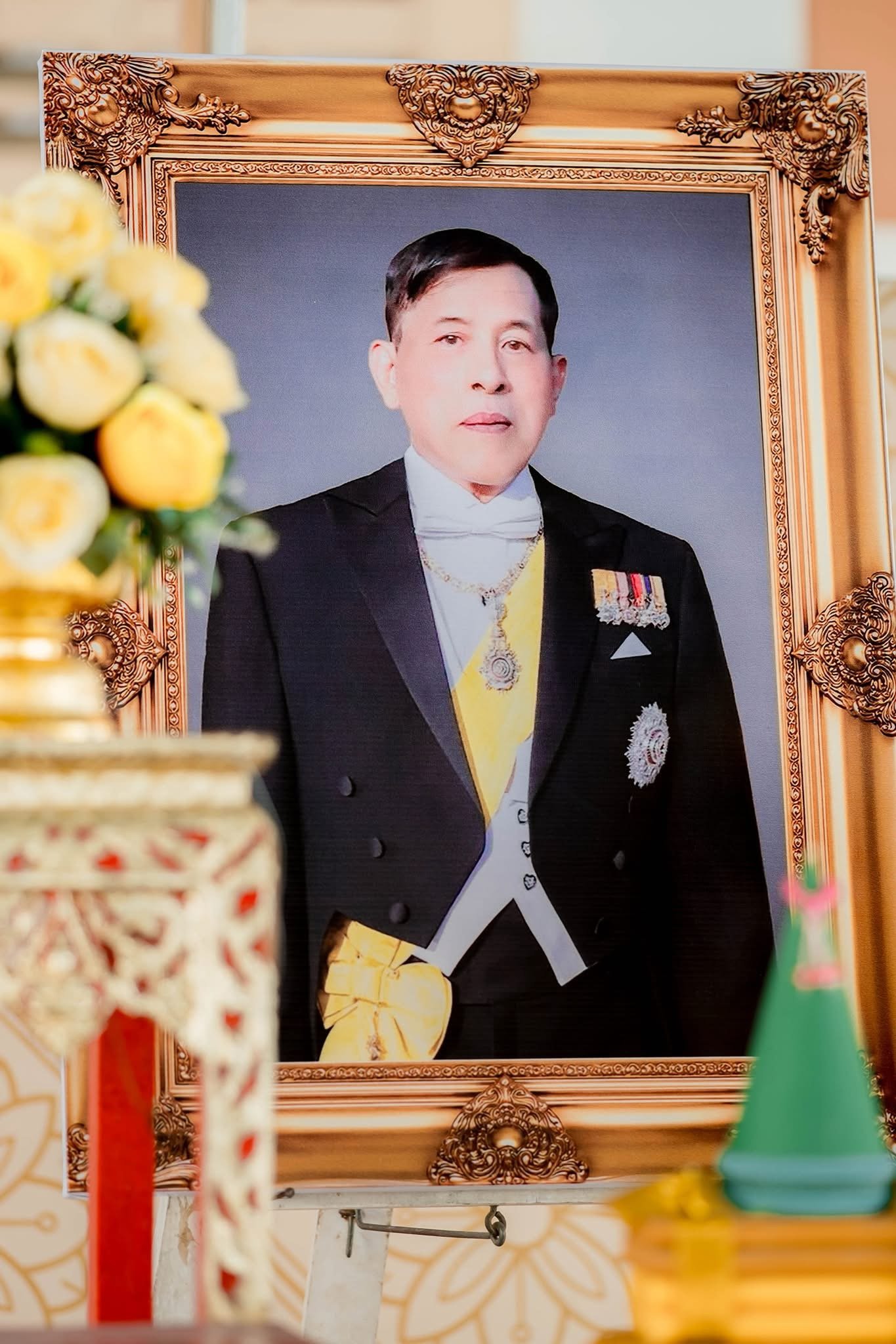 น้อมร้อยดวงใจภักดิ์ ถวายพระพรชัยมงคล รัชกาลที่ ๑๐