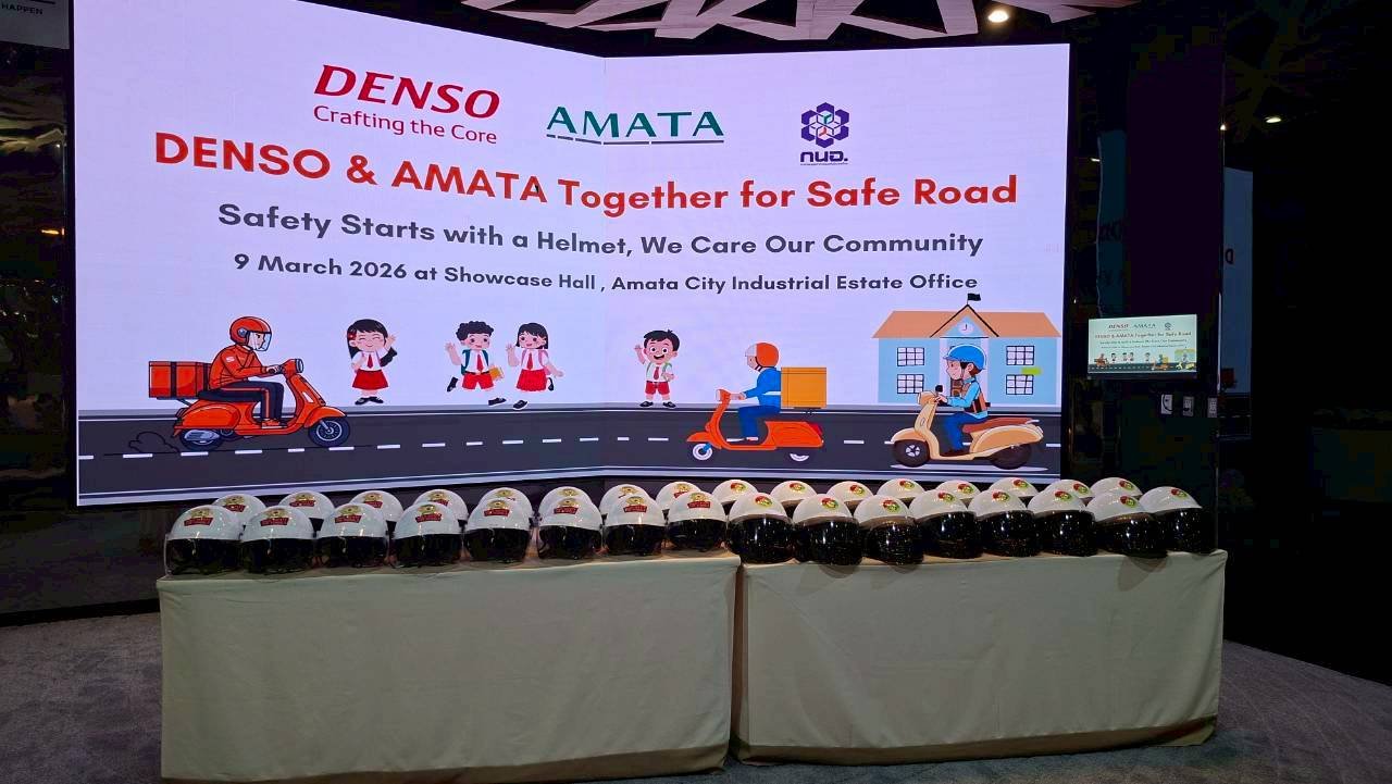  รับมอบหมวกกันน็อก โครงการ DENSO&AMATA Together for Safe Road
