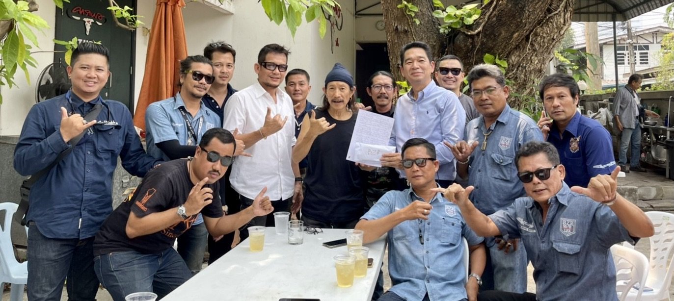 Bluezoneriders สุดปลื้ม "แอ๊ด-คาราบาว"แต่งเพลงให้กลุ่มฯ Bluezoneriders สุดปลื้ม "แอ๊ด-คาราบาว"แต่งเพลงให้กลุ่มฯ